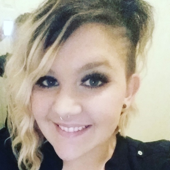 Meet your Posher, Brenna - Picture 1 of 1